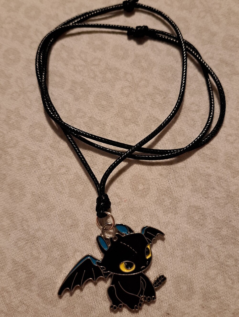 Toothless Adjustable Rope Necklace - Picture 3 of 7
